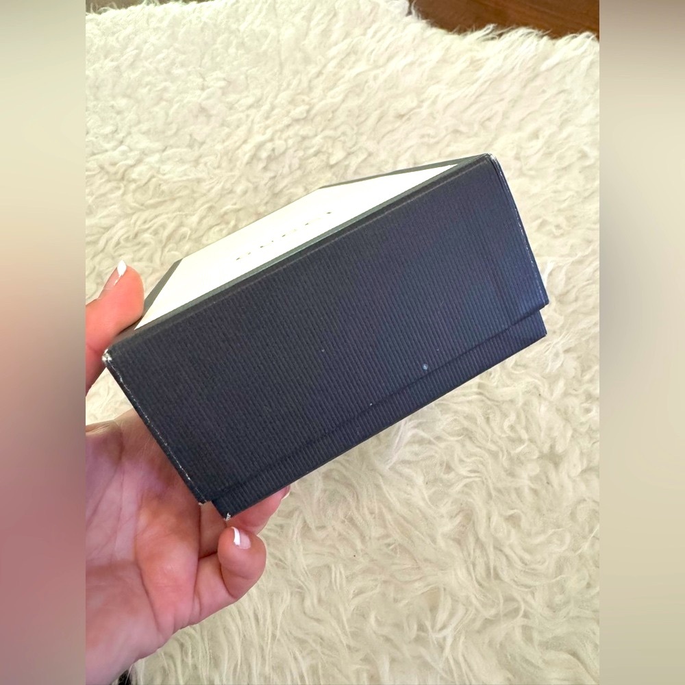 Gucci Long Wallet Gift Box - Picture 4 of 6